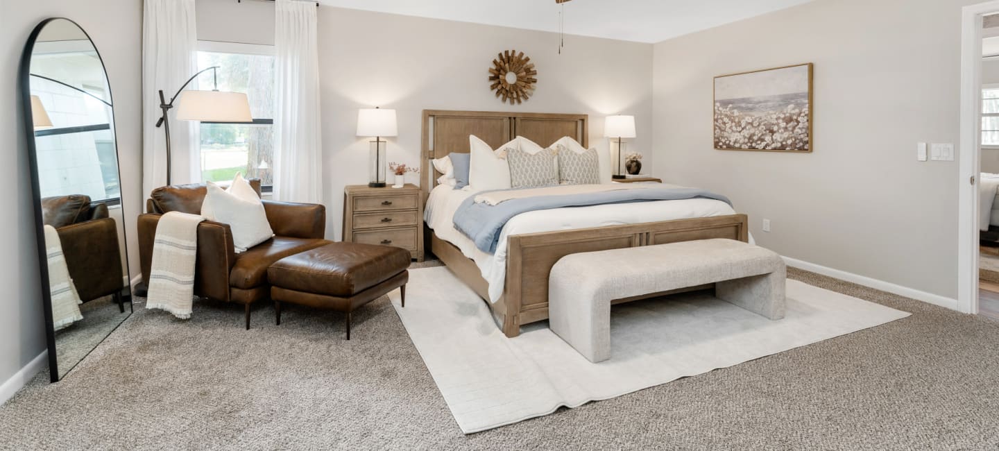 Frederick Queen Bed in Bedroom