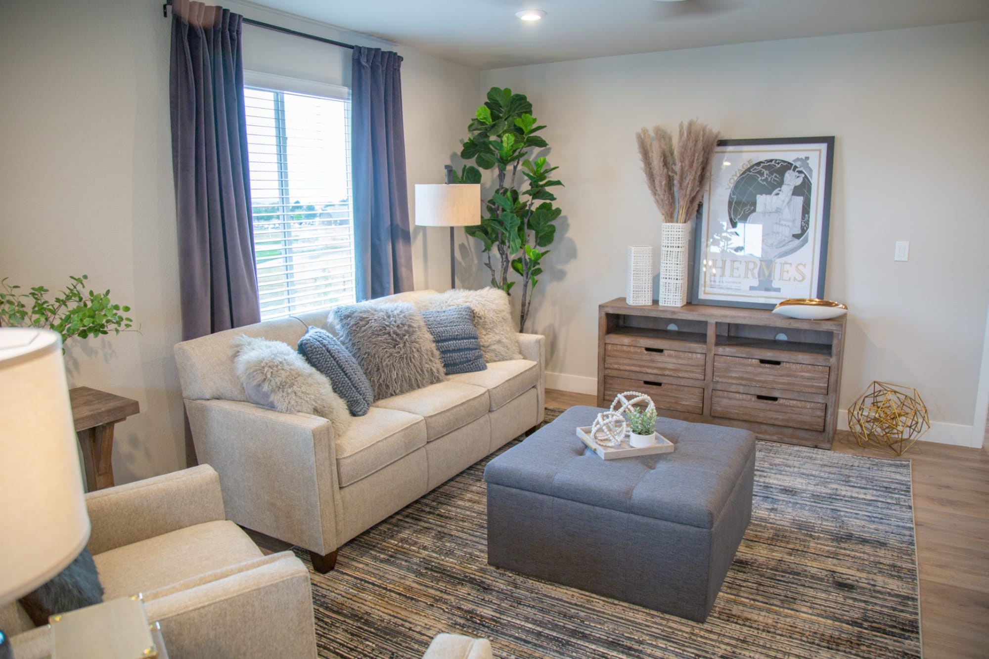 Nora Sofa