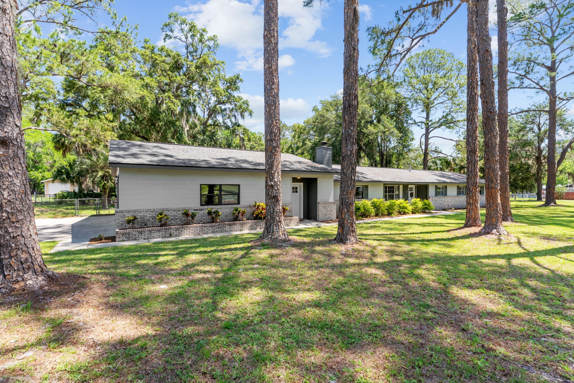 Wide shot of Kelli Bateman's Airbnb from the outside lawn