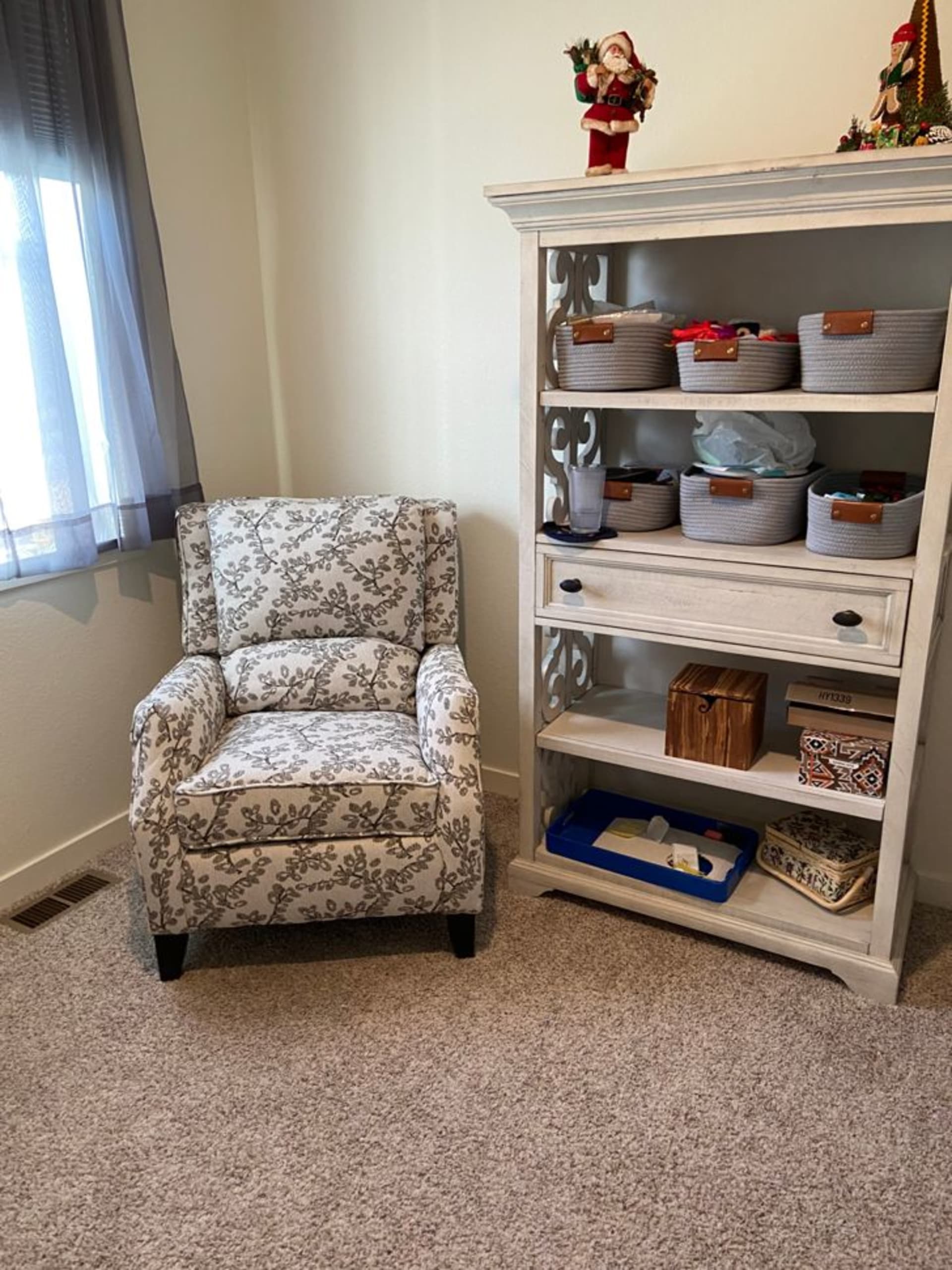 Chameleon furniture in action