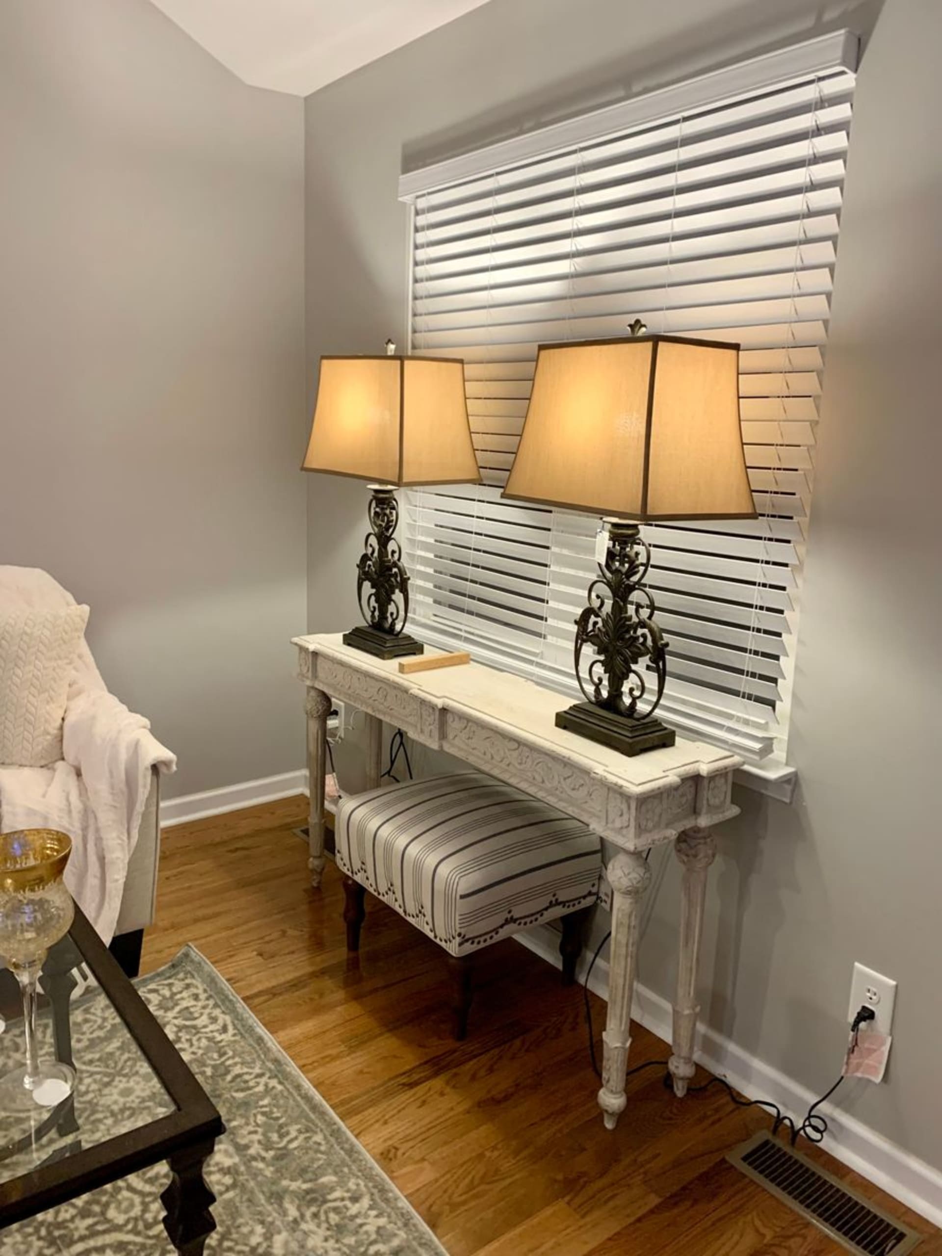 Chameleon furniture in action
