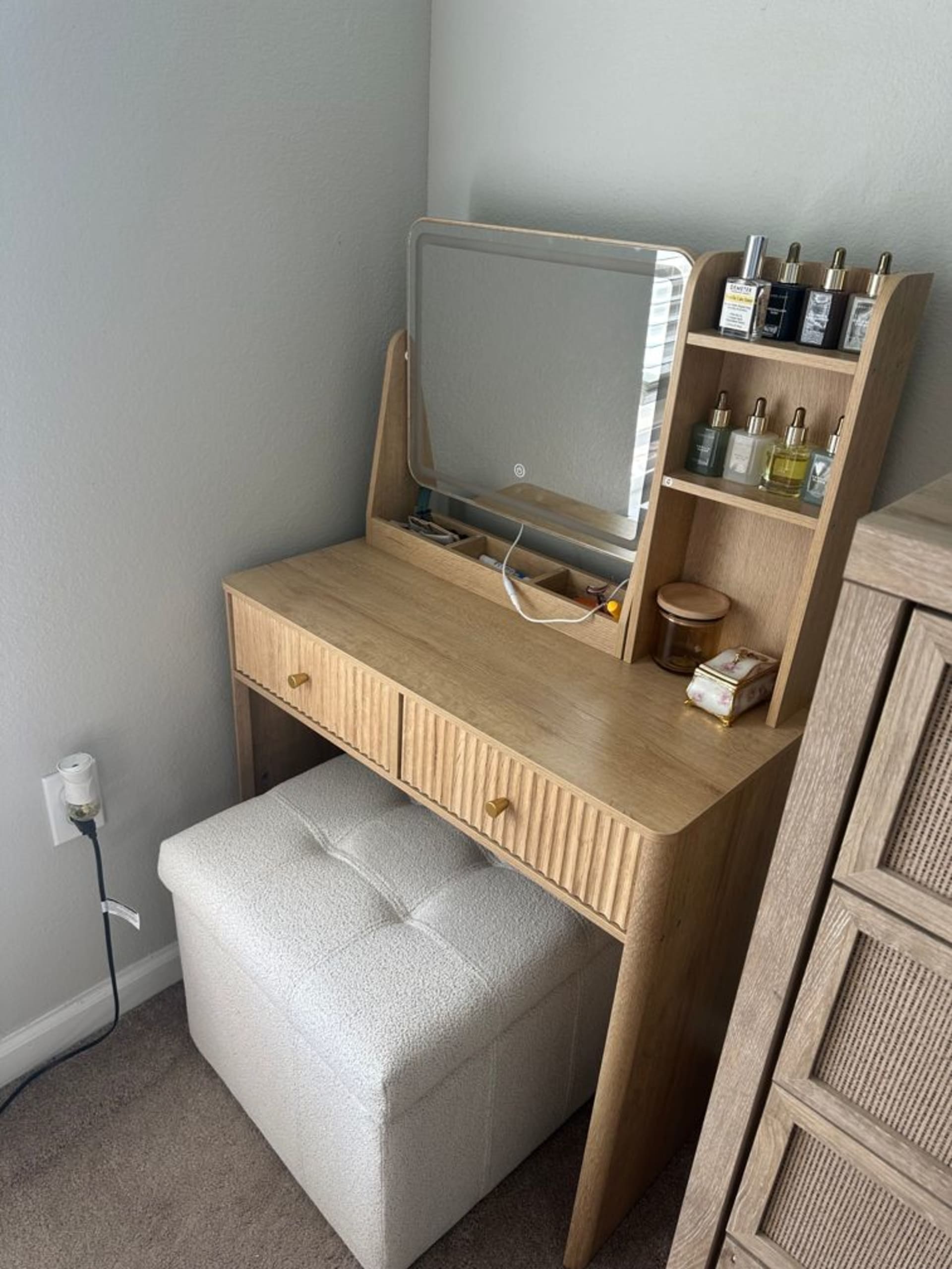 Chameleon furniture in action