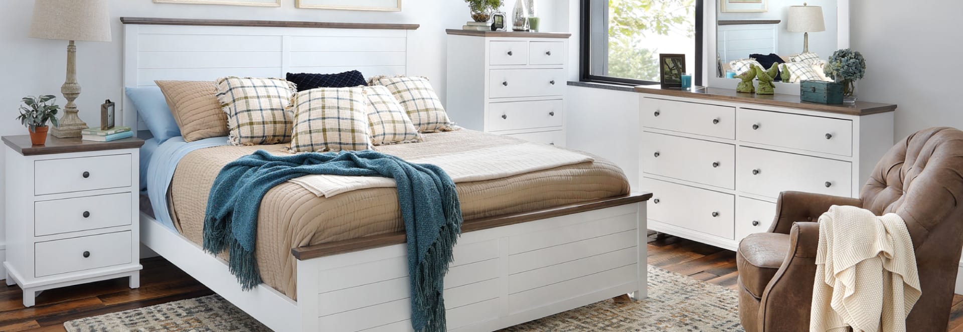 Pleasant Hill Panel Bed