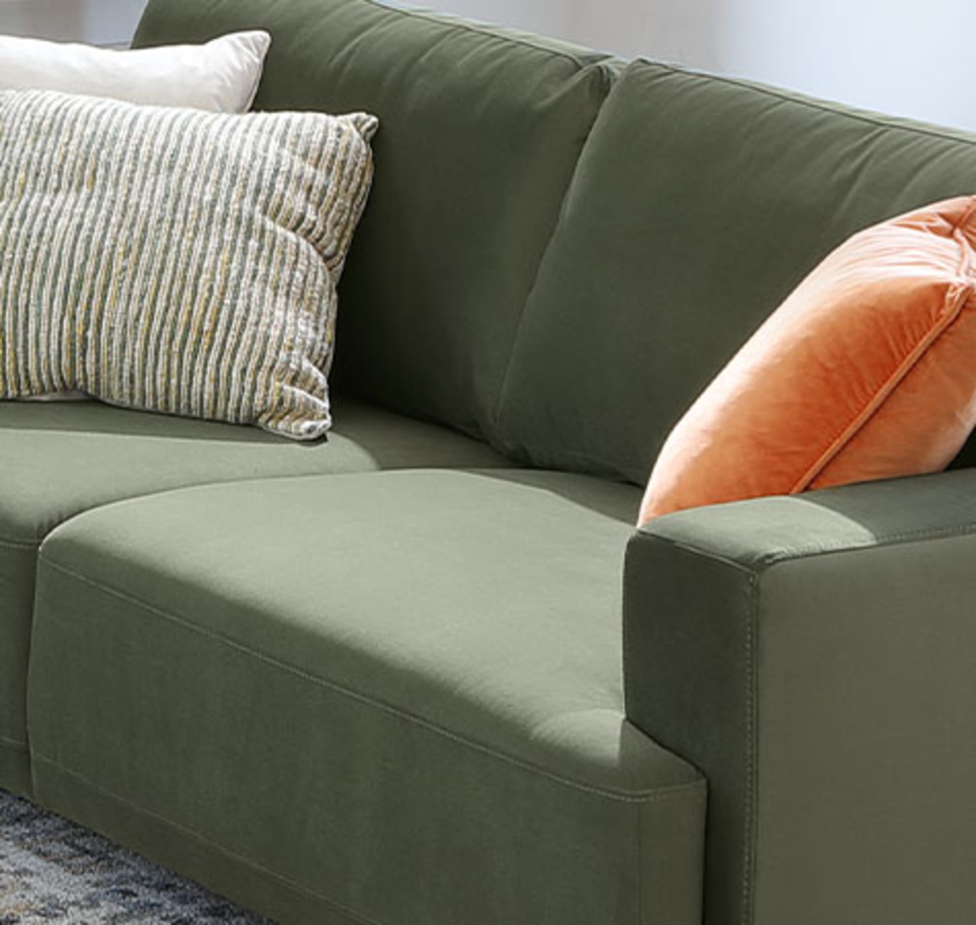 Julian Sofa deep seating