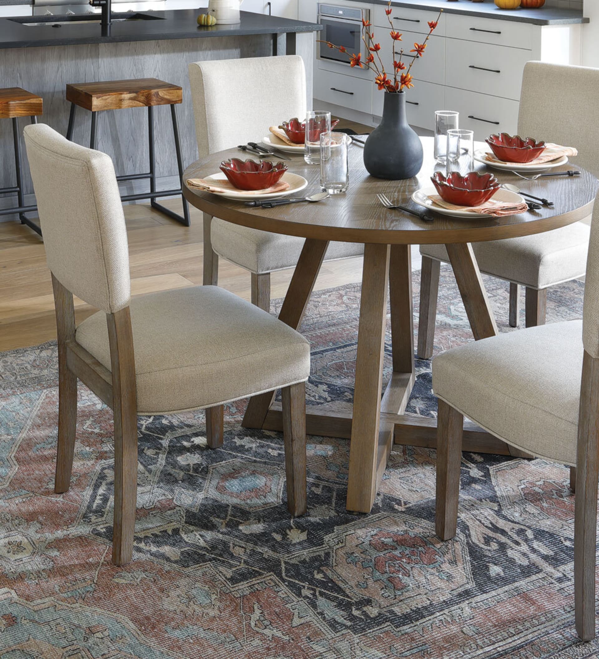Acorn Hill Dining Set