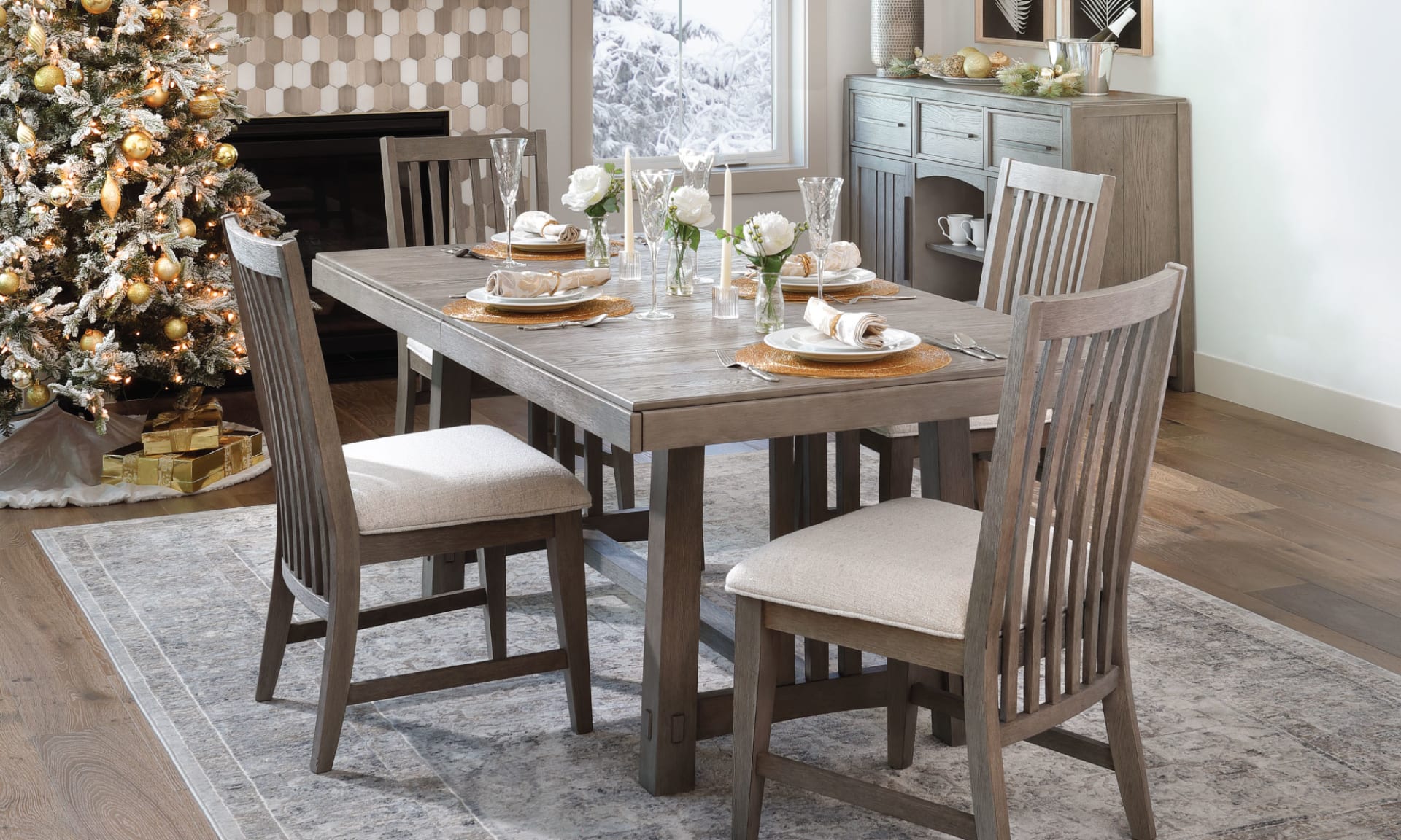 Solano Dining Set with Holiday decor