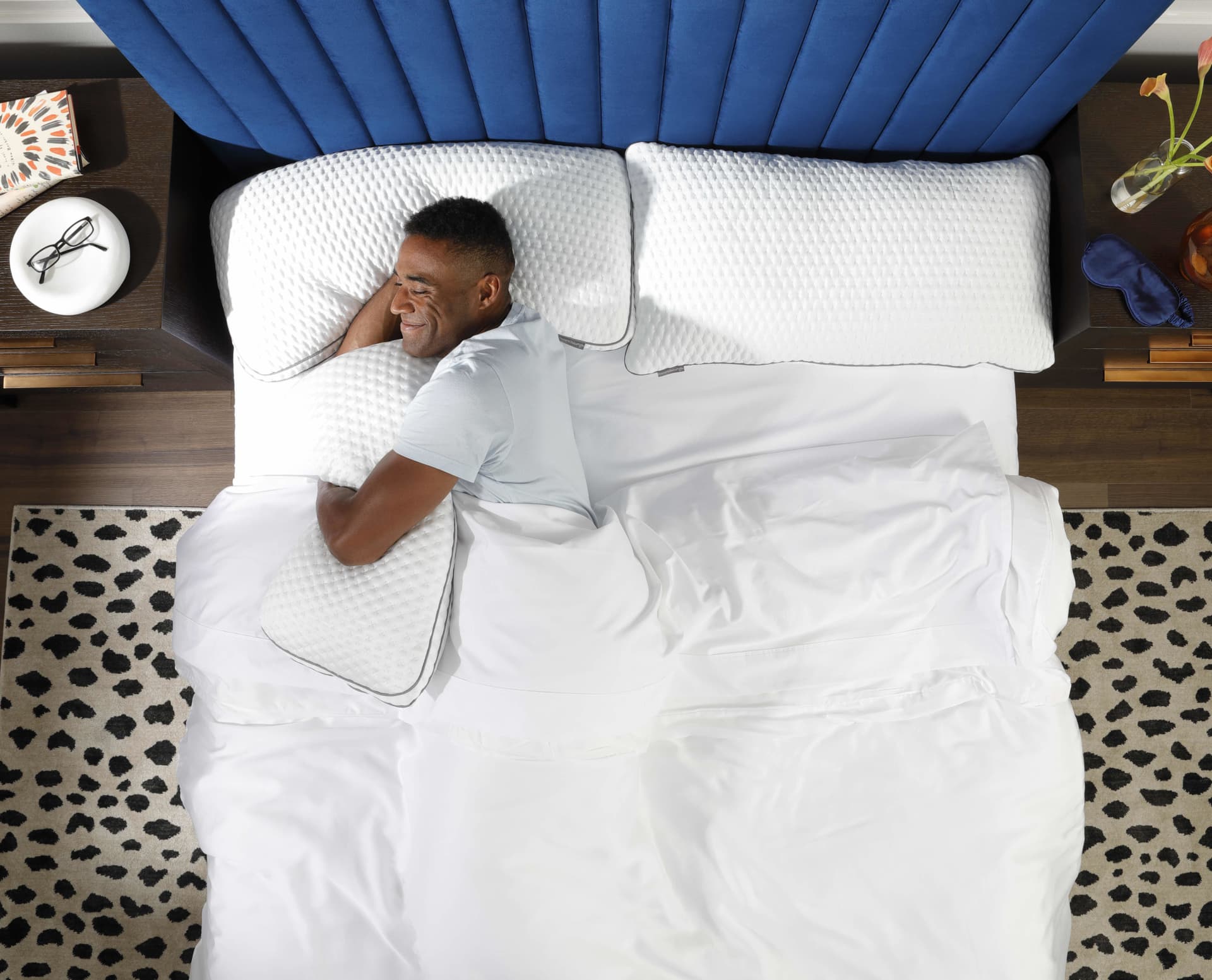 Man enjoying sleeping with the Doctor's Choice Elite Pillow